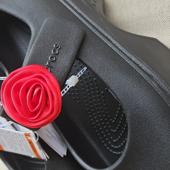 Crocs Stomp Rosette Mary Jane Clogs Shoes Black Removable Rose Jibbitz W 10, M 8 - Picture 3 of 12